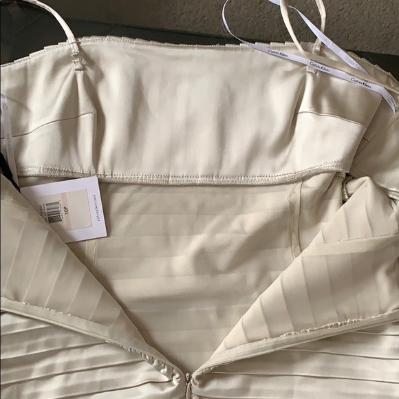 Calvin Klein - Picture 5 of 5